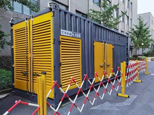 南明如何使用转速表检查发动机的转速？