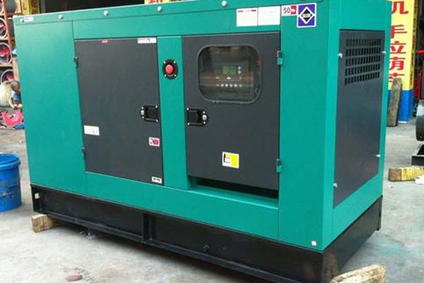 南明如何检查机油的使用时间？